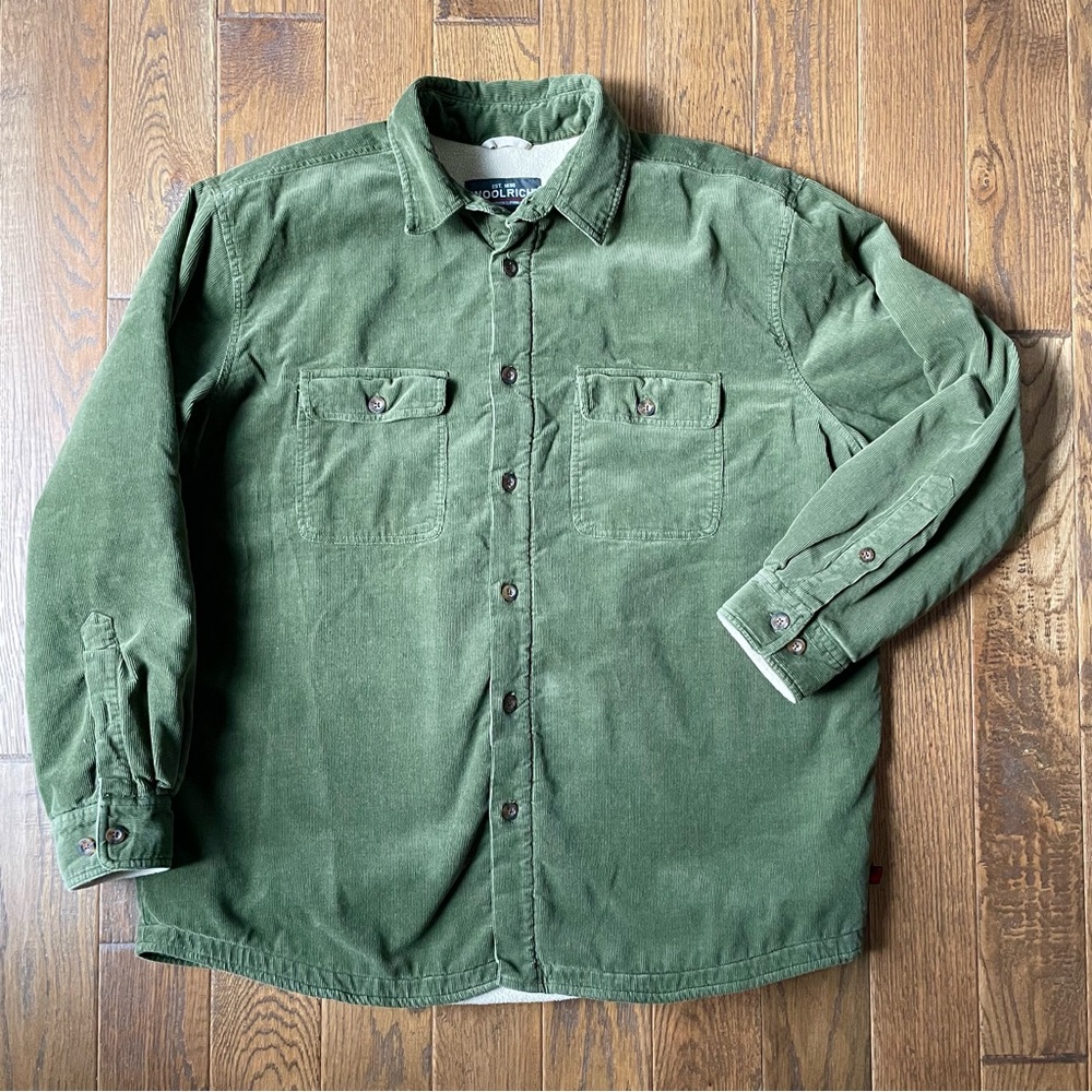 Woolrich fleece-lined corduroy men’s shirt/shacket size XL. Ivy green, soft warm